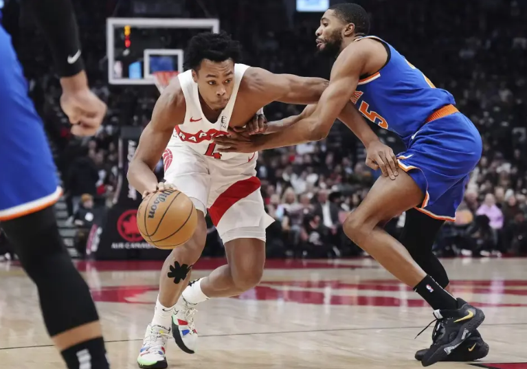 开云中国-包含从金州勇士冲刺阶段队长鼓劲到风云突变俄克拉荷马雷霆清晨完成体检，纽约尼克斯防线松动备战英超的词条